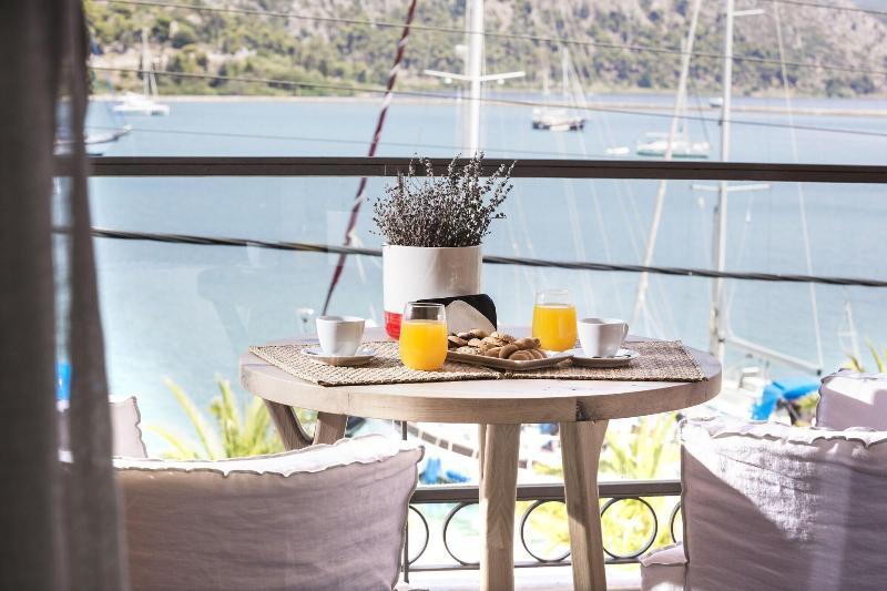 Argostoli Marina Suites Esterno foto